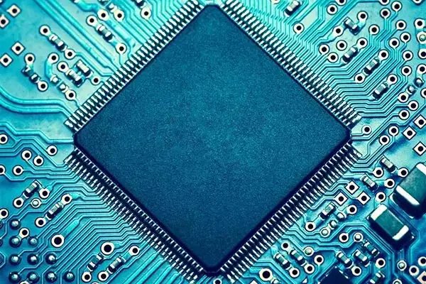 被“捅刀”的韩国要反击：暂停与美芯片合作？韩此举对中国有何好处？