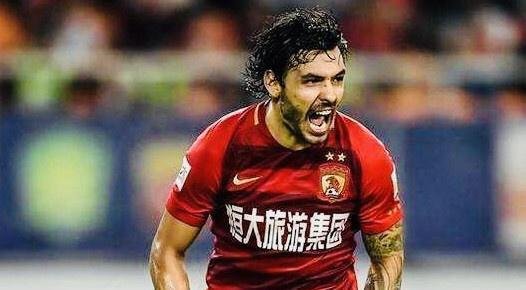 广州恒大一线队30人大名单正式公布：高拉特离队，郑智两重身份，青春风暴没刮起来!