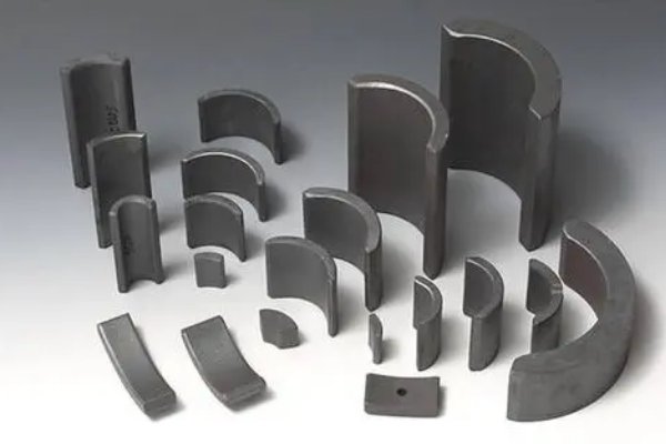 铁面枪牙的动物