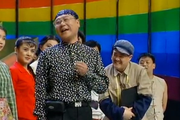 赵本山”火辣辣的心啊，火辣辣的情，火辣辣的小辣椒…………”的歌名