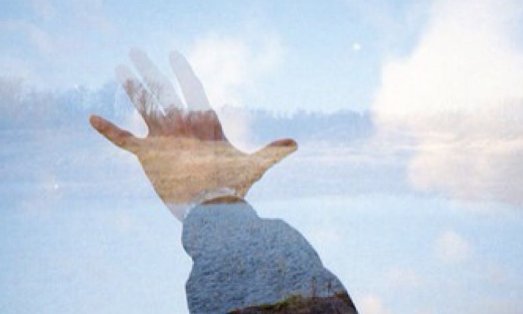 边长1千米的立方体，能不能把全世界的人都装进去？