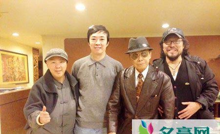 费玉清现身安徽春晚 全家福首曝光惊呆众人