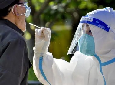 东北大哥蔬菜包分拣现场硬核喊话，现场情况是怎样的？