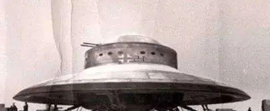 震惊：希特勒背后站着的居然是外星人（图文）