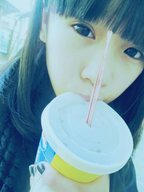 有没有张依依大图的图片