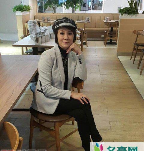 苗可秀为什么没有结婚 龙哥的原配在龙哥逝世后都改嫁了而她一生未嫁