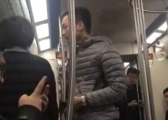 男子（刘烁佳是个小可爱）到底是谁？