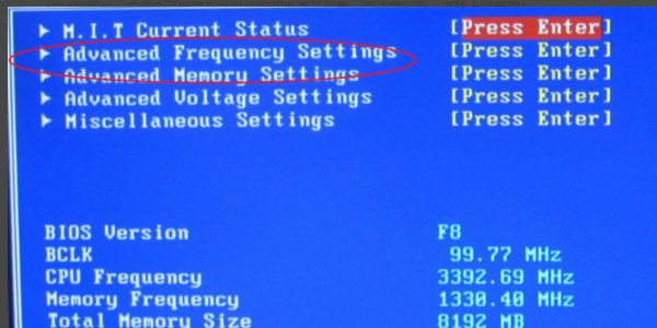 电脑开机显示remove disks or other media是啥意思?