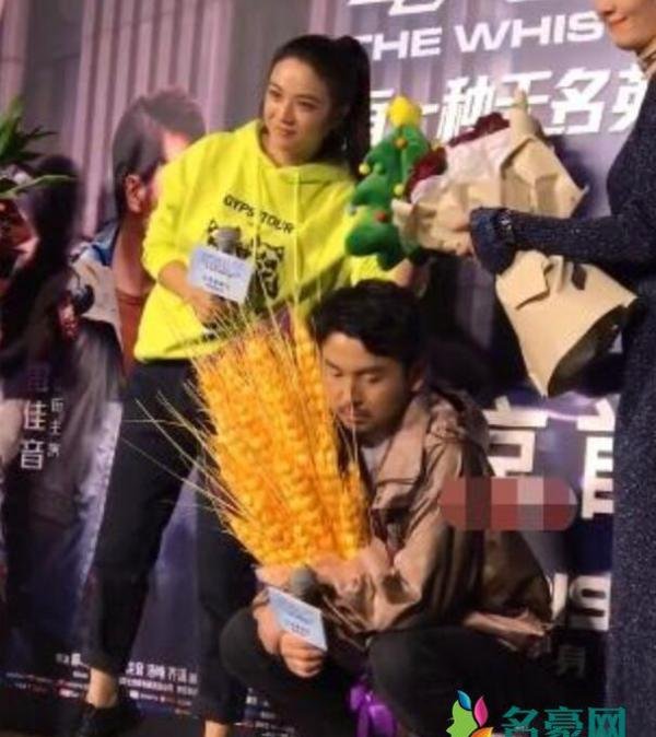 李光洁关心雷佳音 展示了两人深厚的友谊