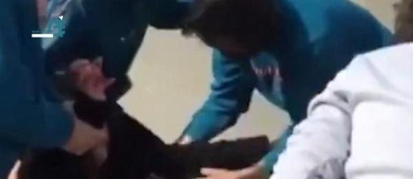 上海广场舞大妈霸气拽回轻生女子,网友点赞:你大妈还是你大妈