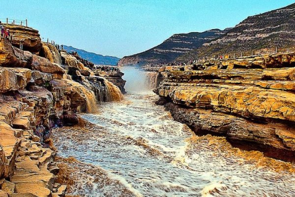 形容河流奔流不息的句子