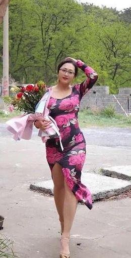 风韵犹存的家庭主妇（风韵犹存的家庭主妇怎么形容）