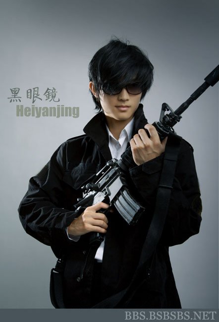 求！！黑瞎子和张起灵的图