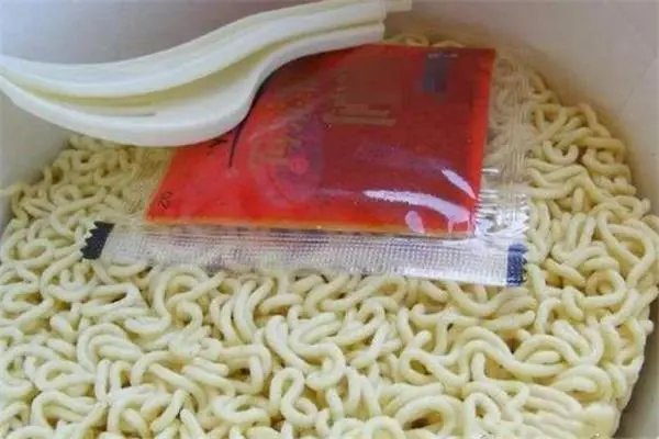 康师傅超60%方便面完成提价，方便面涨价是“自杀”还是自救？