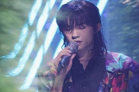 易烊千玺被快板大爷吐槽青春期，你如何看待大爷的吐槽？