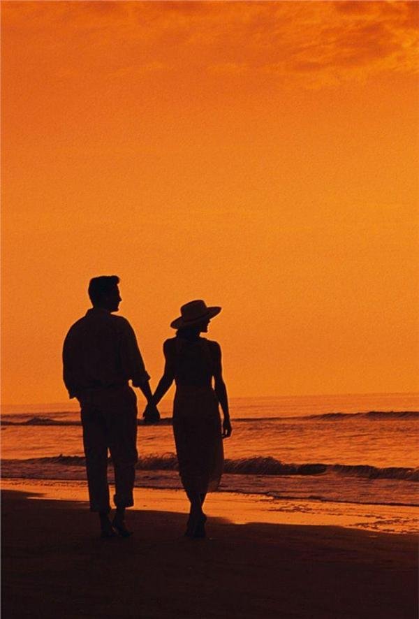 爱情向左，婚姻向右