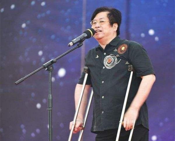 胡锡进：如果《星星点灯》歌词改动为了某种迎合，那么我不赞成