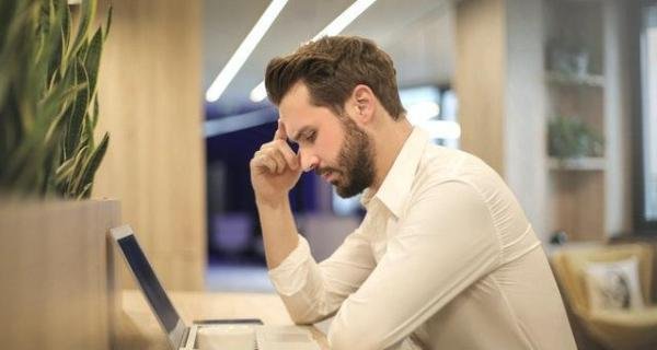 政协委员建议监管996工作制 超长工时现象怎么破