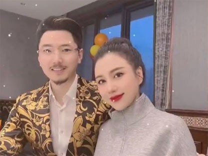 国岳夫妻年龄多大