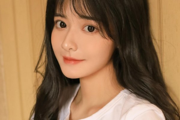 小姑娘打一字是什么字