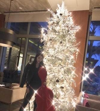 亚洲第一人！欧阳娜娜登NASA颁奖典礼拉琴演奏