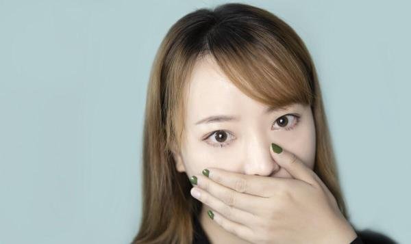 骗谁都不要骗你的身边人，通过一个茶水杯，我发现了男人的出轨！