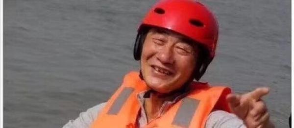 《躺在时间的河流上怀念他们》