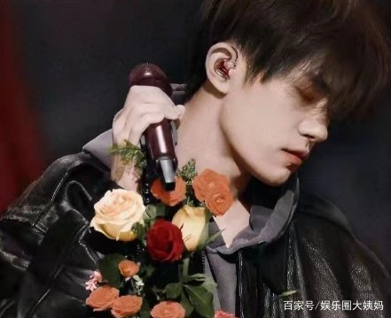 央视频为易烊千玺设庆生版面,你如何看待这件事?