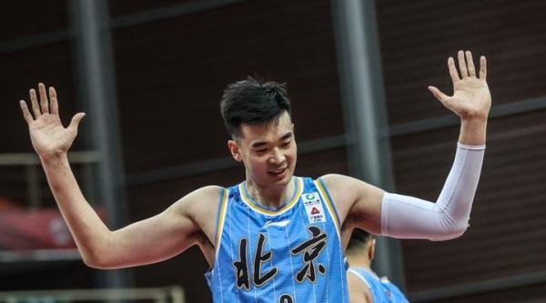 CBA重要签约达成！李慕豪收获四年大合同，感谢北京首钢信任