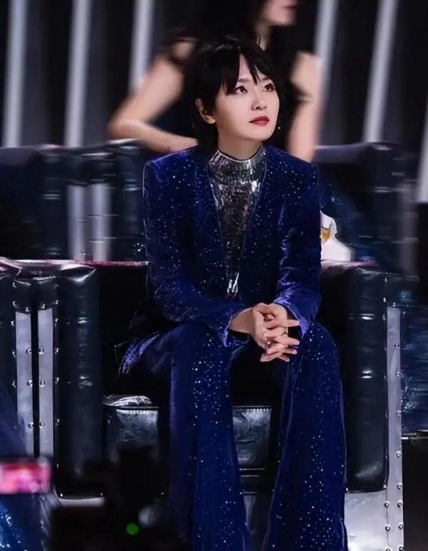 歌手周笔畅：三段感情都失败，38岁仍未婚，父母疯狂催婚