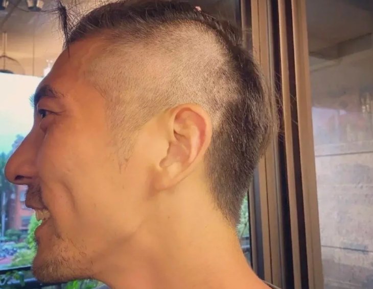 贾静雯失手将老公头发剃秃了，你和另一半都发生过哪些趣事？