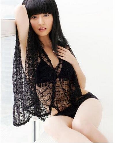 白冰比基尼照片 性感撩人的姿势被赞