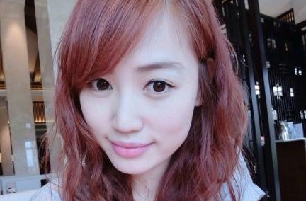 王宝强的前妻马蓉开直播圈钱了，这是什么套路？