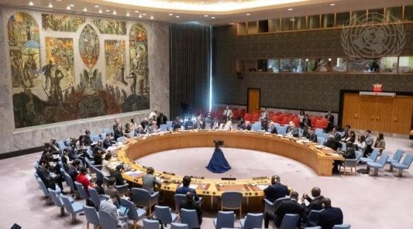 中方敦促：立即放下武器！