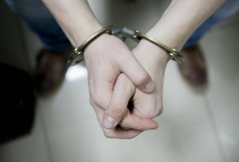 张家口一男子为泄愤强行拿走14管核酸标本，警方对其做出了怎样的处罚？