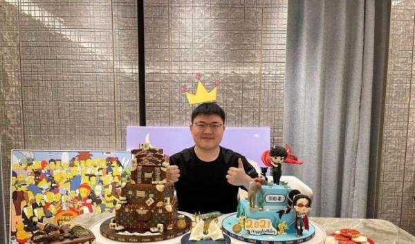 UZI即将复出？经纪人狮狮回应：假的，等他本人确认才是真的