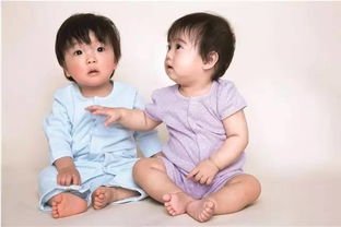 辟谣!32岁宝妈生4对龙凤胎是假的,此前传闻到底哪儿来的?