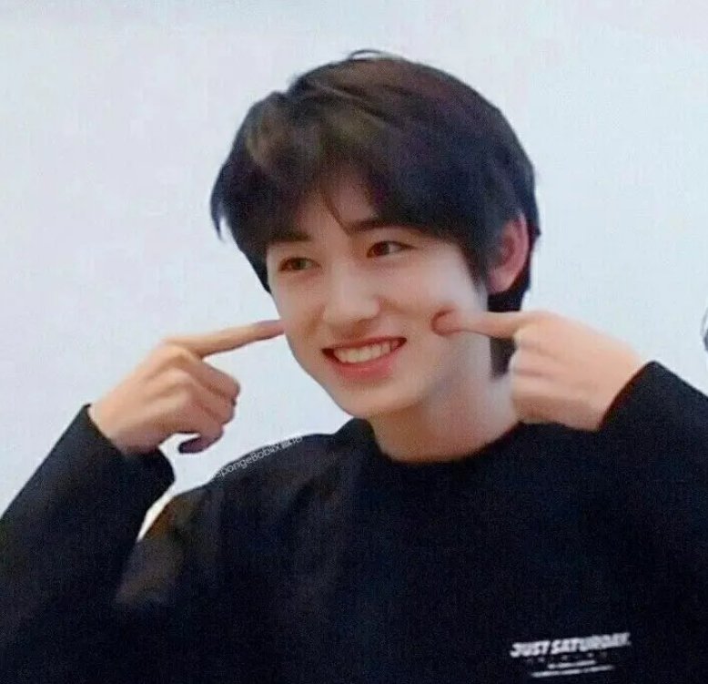 宋亚轩方否认录制《中餐厅5》，他最近有何行程？