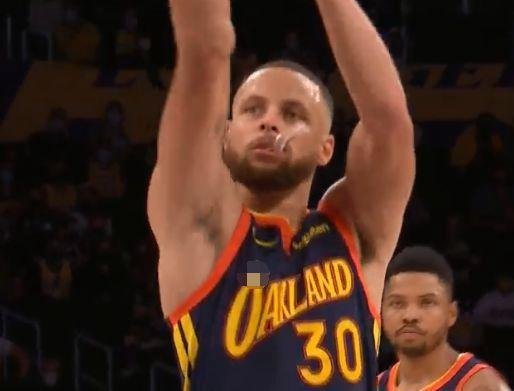 超远3分准绝杀！锁定第七！湖人103-100逆转！詹姆斯暴击库里