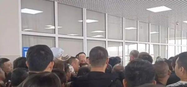 大批中国公民滞留俄罗斯无法回国？官方回应