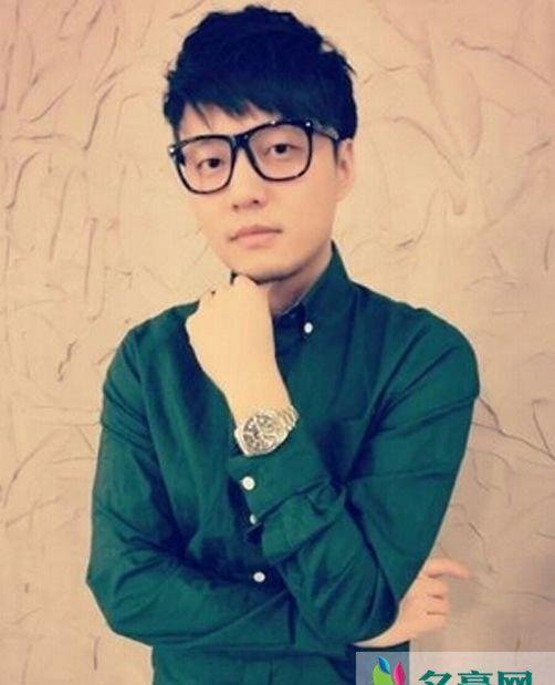 非常完美余儒海牵手资料 向余儒海表白的女生