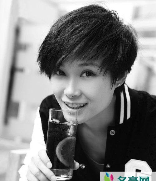 李宇春车祸死亡了吗 李宇春车祸死亡照片时间