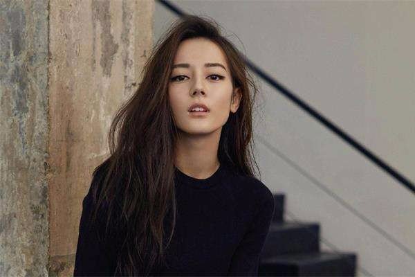 迪丽热巴的金主是谁？