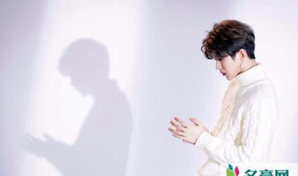 蔡徐坤程潇恋情 蔡徐坤女友是程潇吗两人甜蜜约会被抓拍