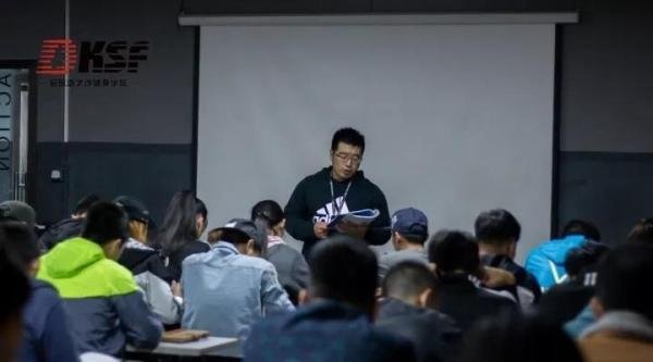 私人教练培训费用多少钱？