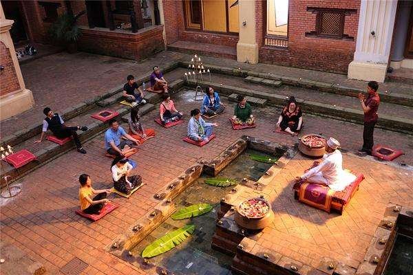 美国瑜珈修行者会悬空是怎么回事？