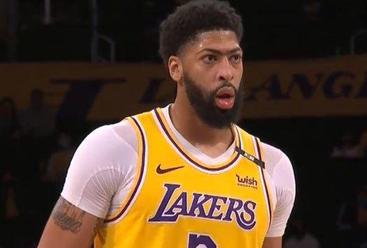 超远3分准绝杀！锁定第七！湖人103-100逆转！詹姆斯暴击库里