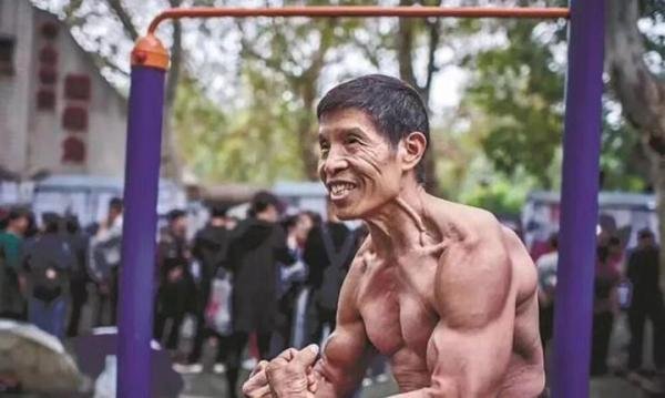 《躺在时间的河流上怀念他们》