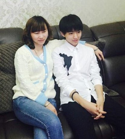 王俊凯的妈妈是谁？