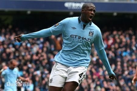 亚亚图雷和科洛图雷谁是哥哥谁是弟弟?